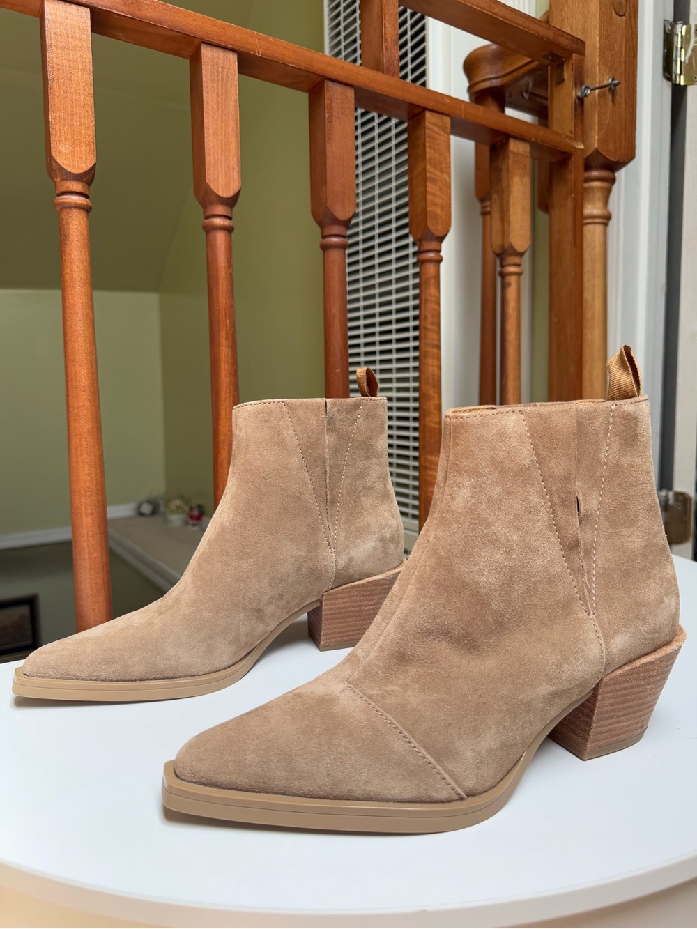 rag & bone dart Tan Suede Pointed-Toe  pull-On Ankle Boôties size 8 women